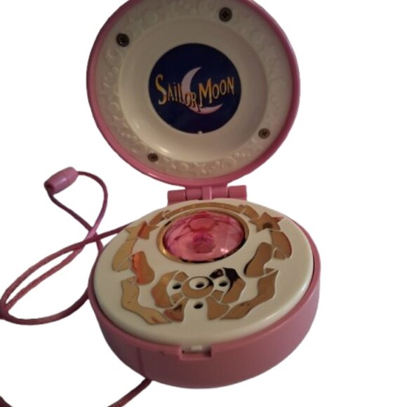Sailor Moon Compact Locket BANDAI 1995 Vintage Tested Works - Picture 2 of 3